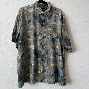 👕 Tommy Bahama 100% Silk Short Sleeve Shirt
✨ Size XL |